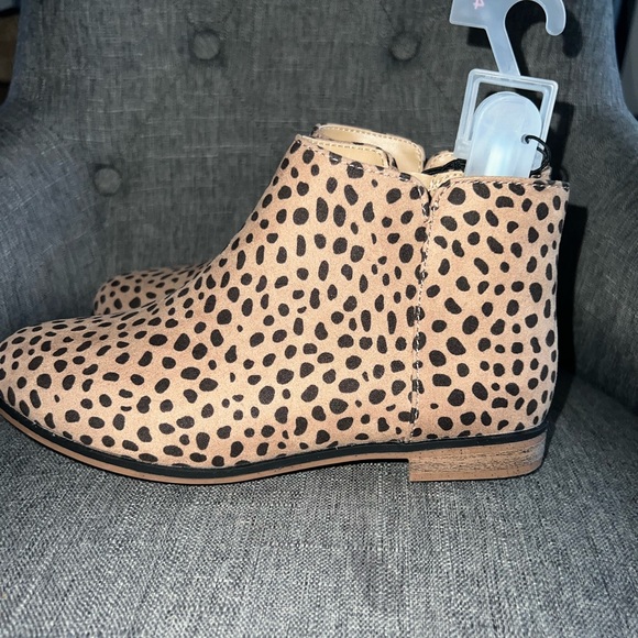 Cat & Jack - Ankle boots. Size -Big kid 4 - Picture 7 of 8